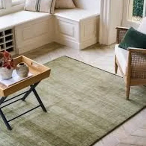 WRAPPED FALFIELD RUG 200 x 300cm - MOSS GREEN WOOL