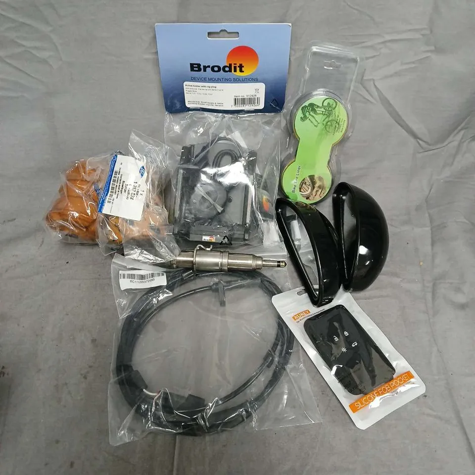 APPROXIMATELY 12 ASSORTED VEHICLE PARTS & ACCESORIES TO INCLUDE BIKE TYRE LINER, BRODIT ACTIVE HOLDER, PROTOUCH PAINT, ETC