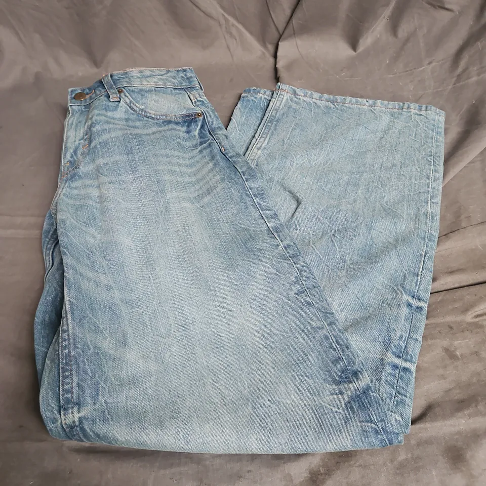 WEEKDAY AMPLE LOW WAIST LOOSE JEANS IN BLUE WASH SIZE 26/34