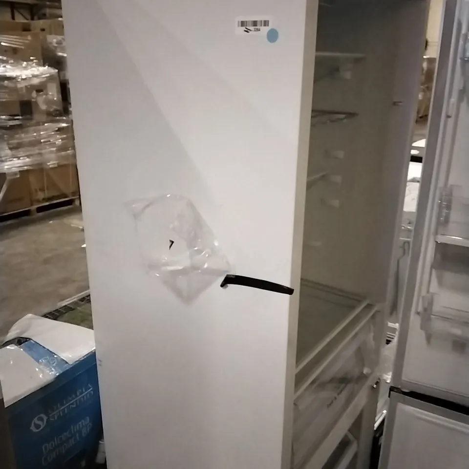 HISENSE 60/40 FREESTANDING FRIDGE FREEZER IN WHITE - RB390N4WW1