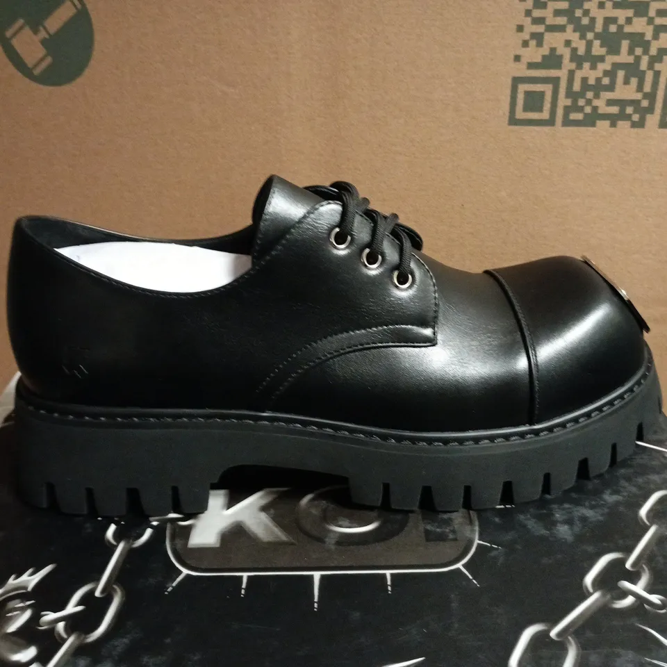 BOXED KOI GEHRMAN METAL CAP CHUNKY SHOES IN BLACK - UK 9