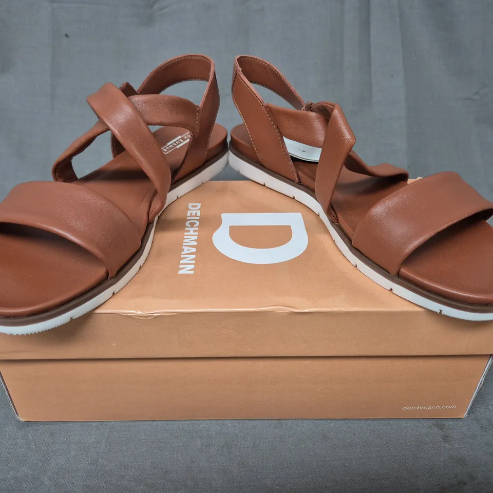 BOXED PAIR OF DEICHMANN 5TH AVENUE OPEN TOE SANDALS IN BROWN UK SIZE 5.5