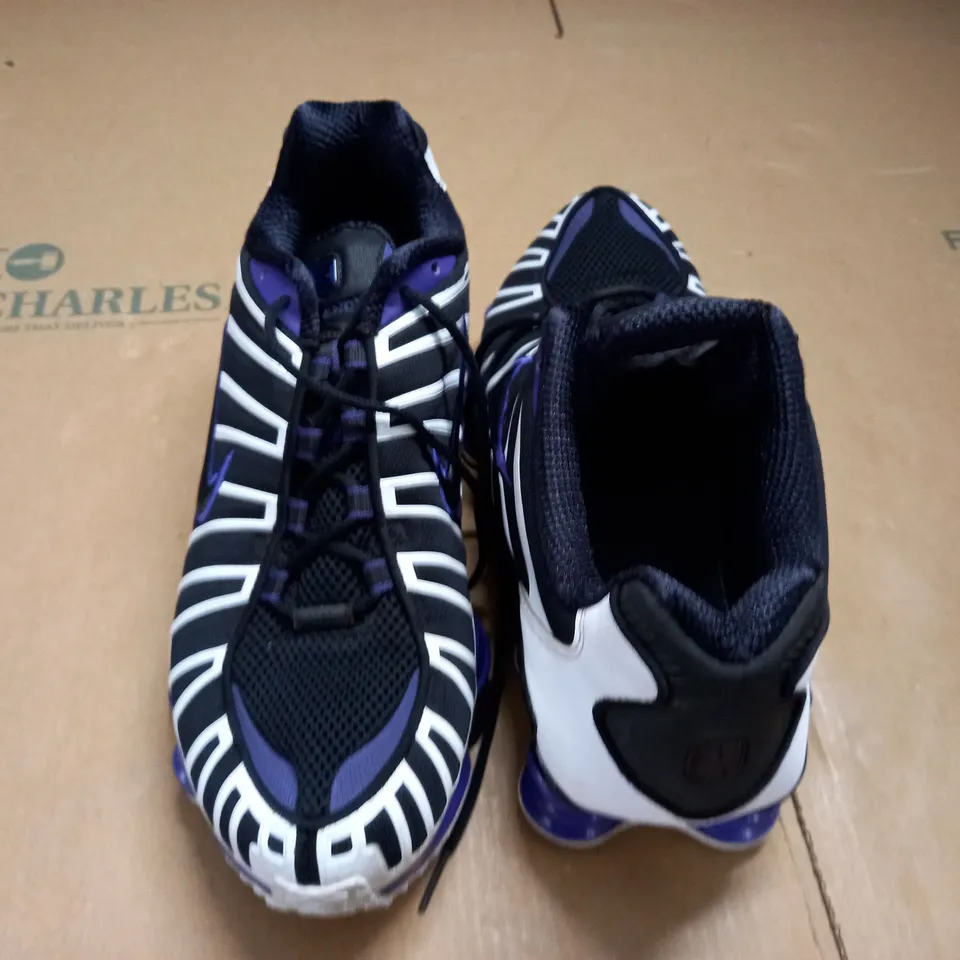 PAIR OF NIKE SHOX TRAINERS - UK 10.5