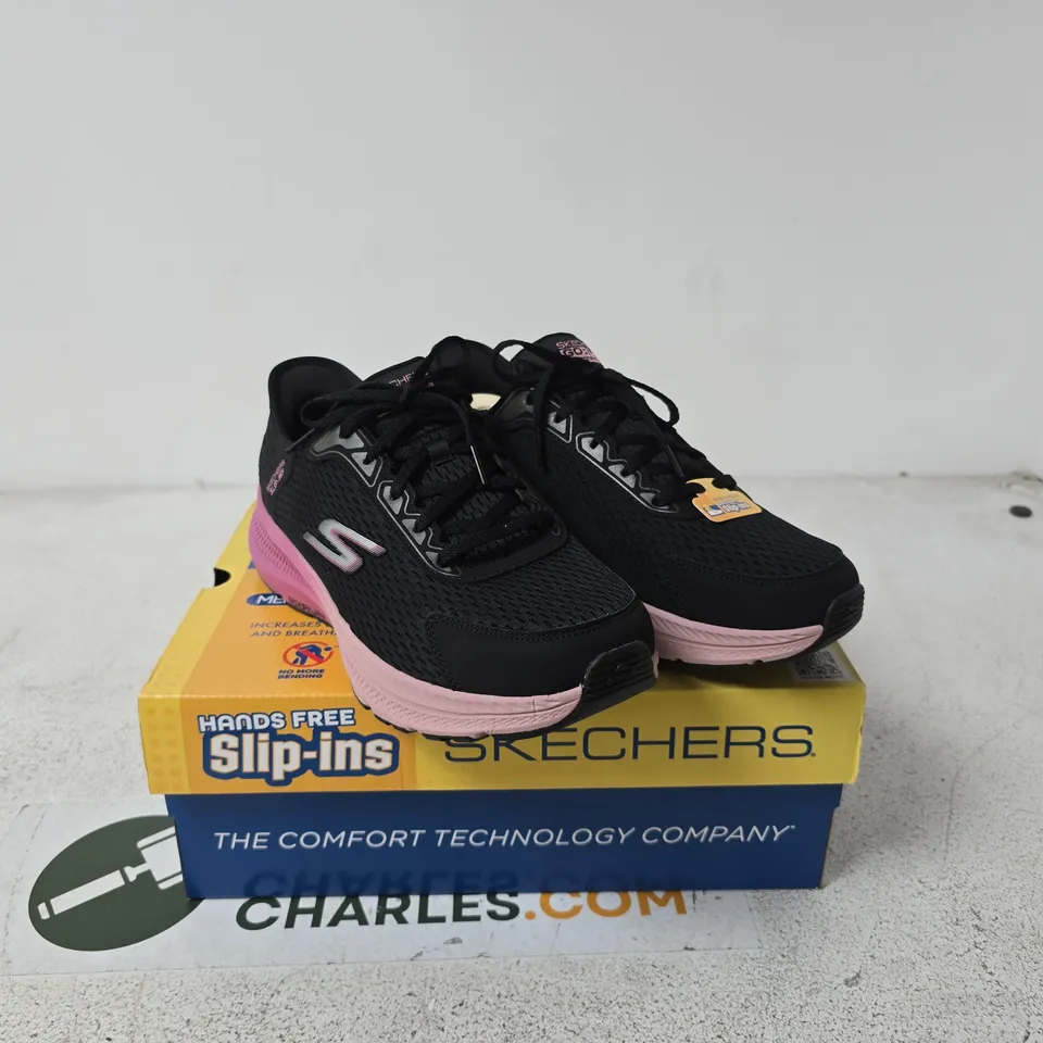 SKECHERS WOMEN'S RUNNING SHOES – BLACK WITH PINK SOLES UK 7