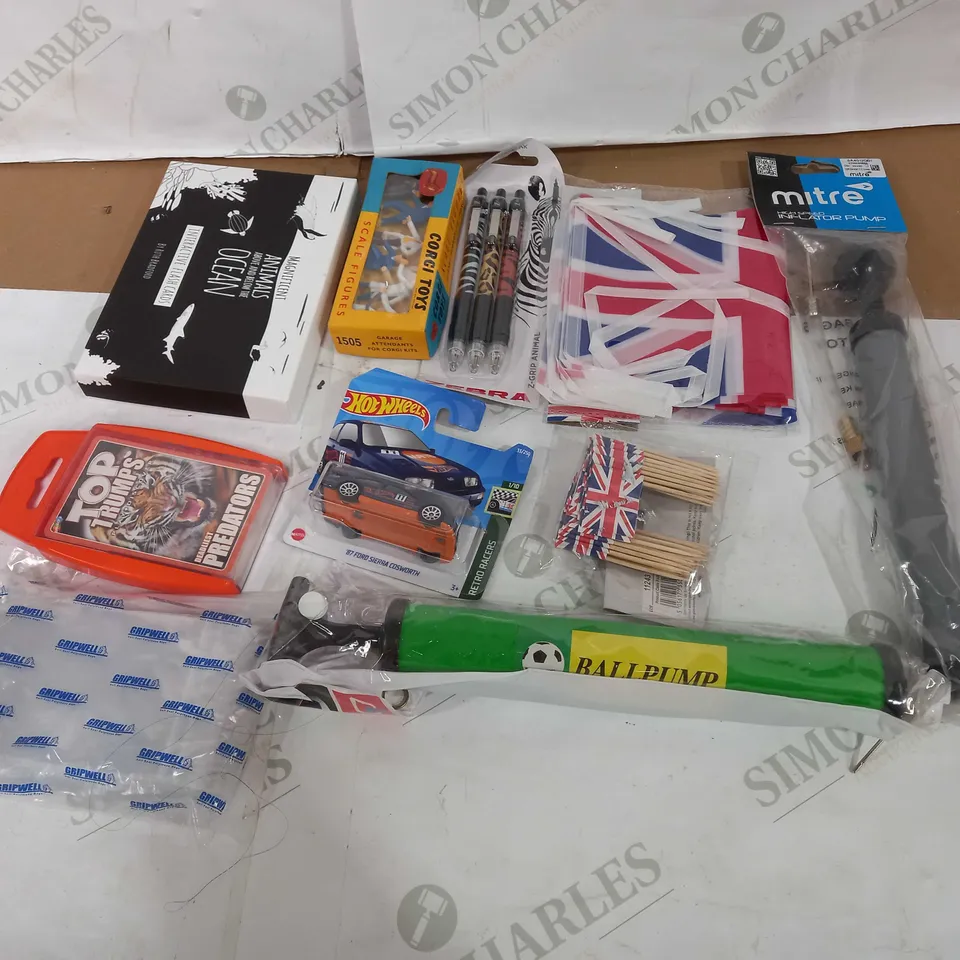 LOT OF APPROX 10 ASSORTED ITEMS TO INCLUDE BIKE PUMPS, FIGURES, CARD GAMES ETC