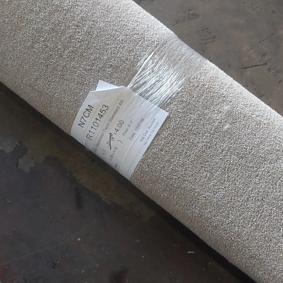 ROLL OF QUALITY JHS HAYWOOD TWIST STANDARD CARPET - APPROXIMATELY 2.45 x 4m