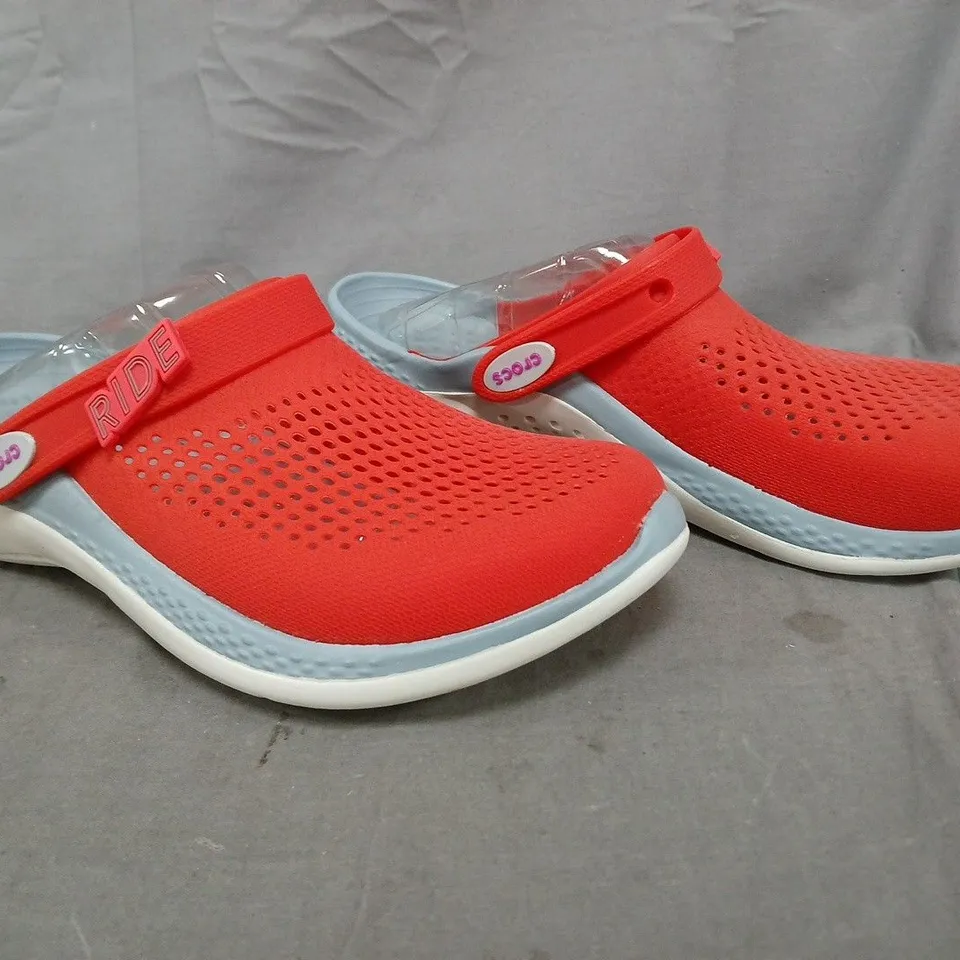 PAIR OF CROCS LITERIDE 360 CLOGS IN RED SIZE UK M7/W8