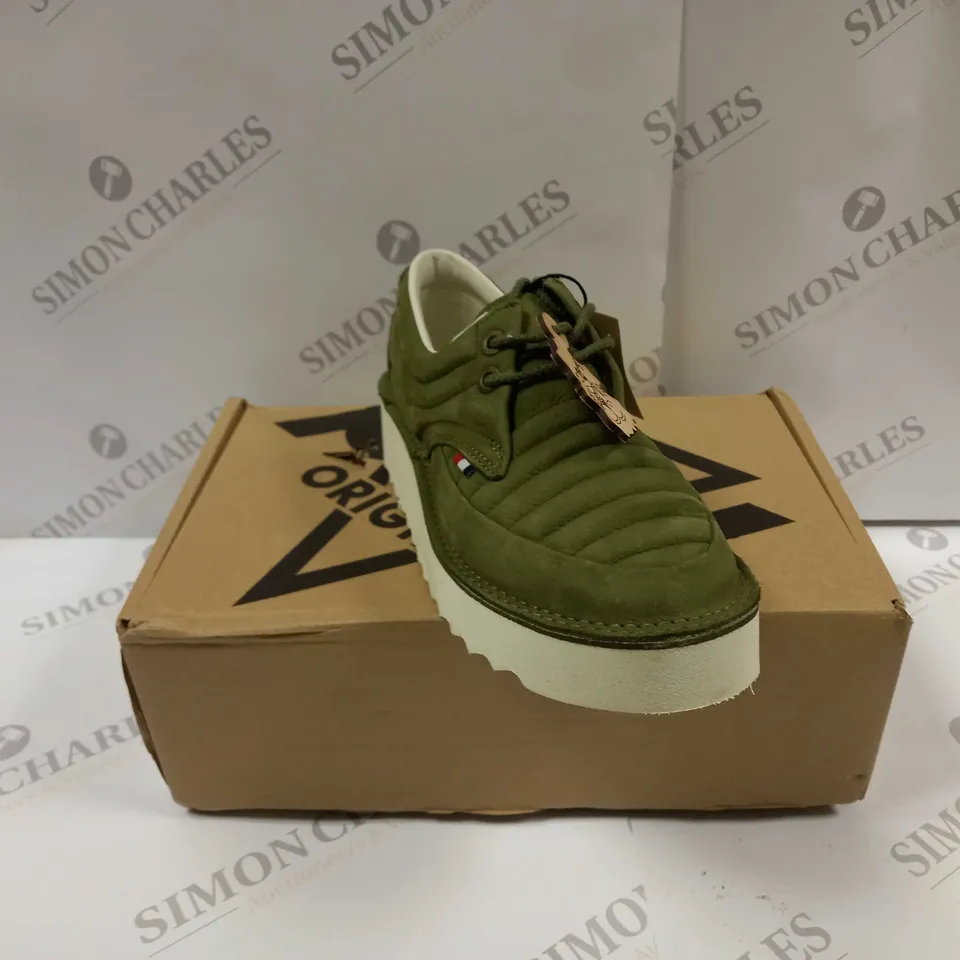 BOXED PAIR OF POD ORIGINALS ANNIE LACE UP SHOES UK SIZE 5 