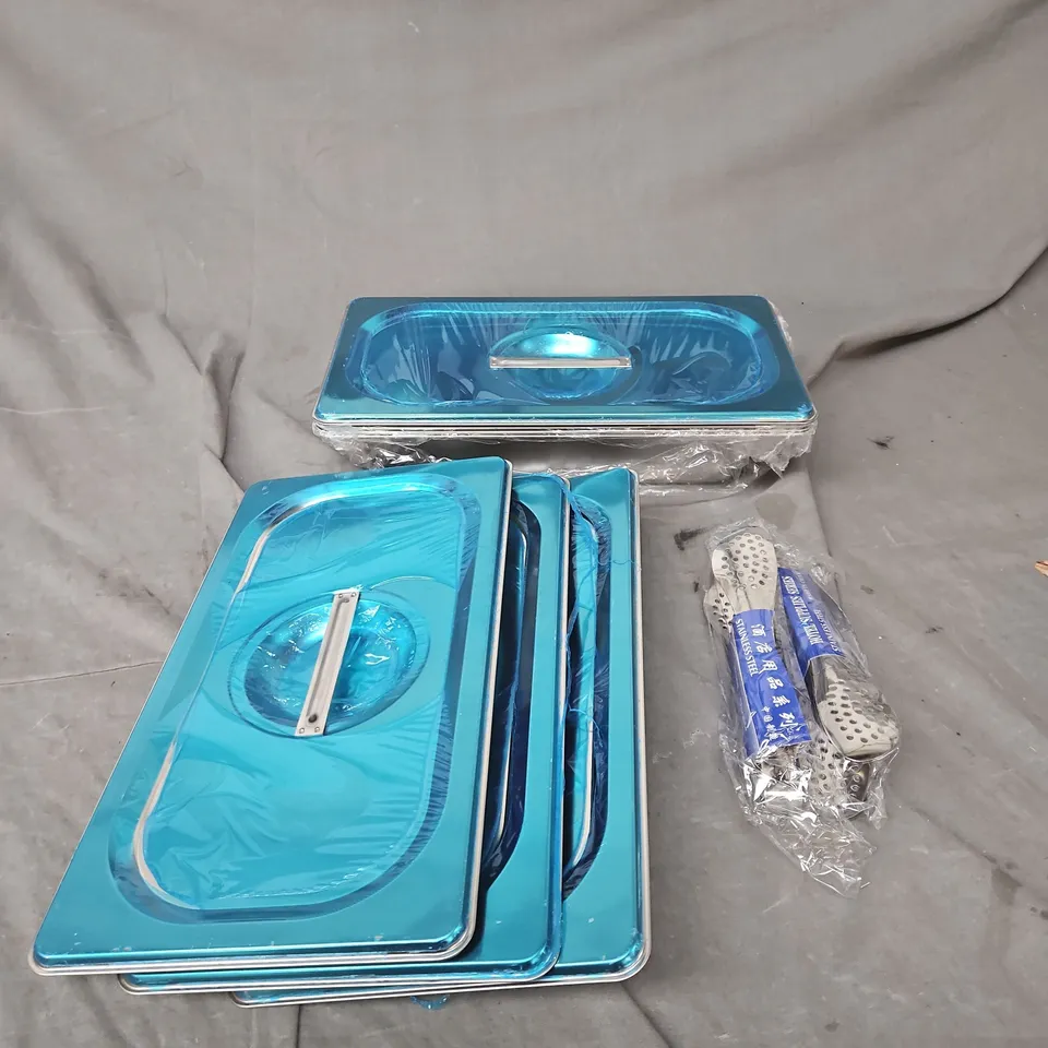 SET OF 4 STAINLESS STEEL FOOD PANS WITH LIDS
