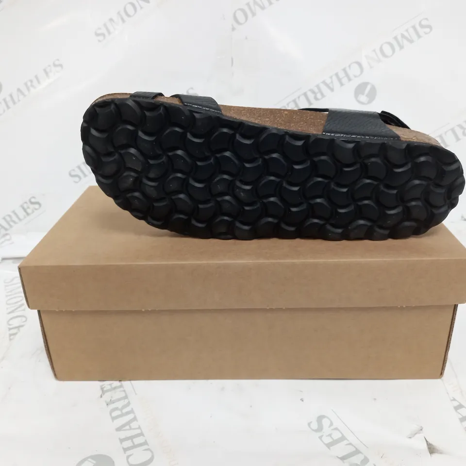 BOXED BONOVA SANDALS IN BLACK COLOUR SIZE 6