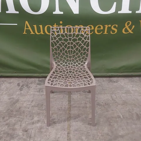 SET OF 4 BRAND NEW DESIGNER HARDENED PLASTIC GARDEN WEB CHAIRS 