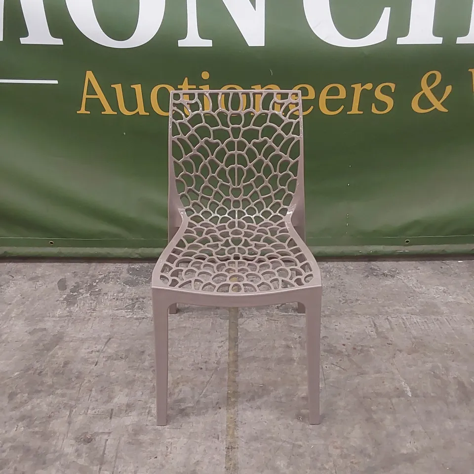 SET OF 5 BRAND NEW DESIGNER HARDENED PLASTIC GARDEN WEB CHAIRS 