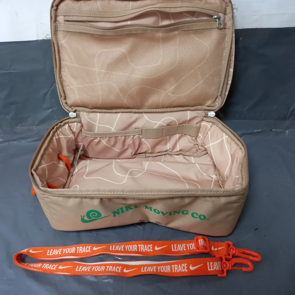 NIKE MOVING CO BAG IN TAN/GREEN/ORANGE