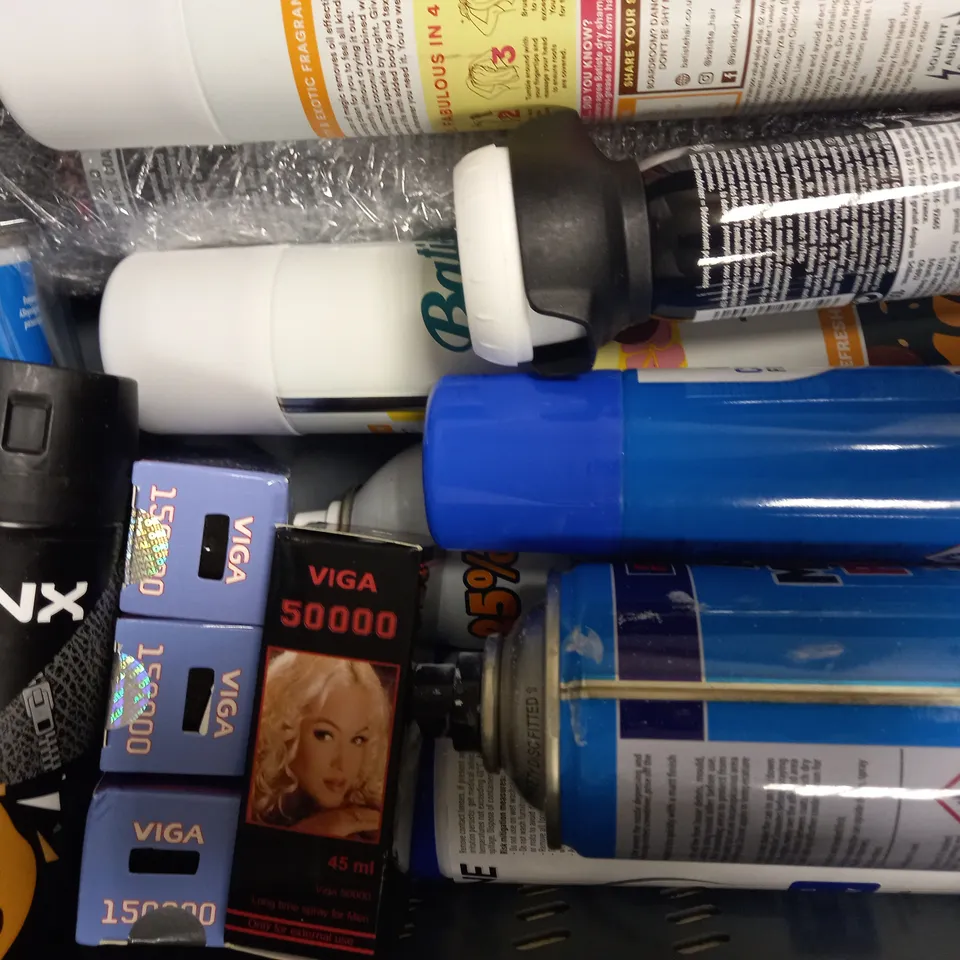 LOT OF APPROXIMATELY 20 ASSORTED AEROSOLS, TO INCLUDE PAINT, CUREL, UV RESISTANT CLEARCOAT, ETC - COLLECTION ONLY