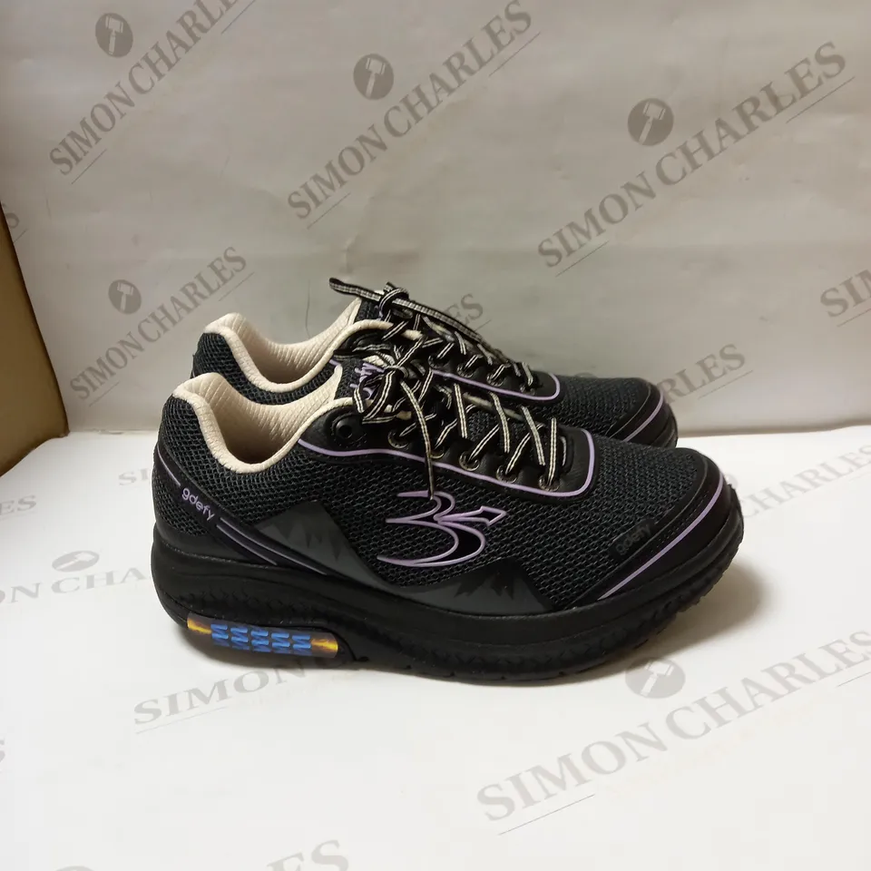 GRAVITY DEFYER SNEAKERS SIZE 9.5