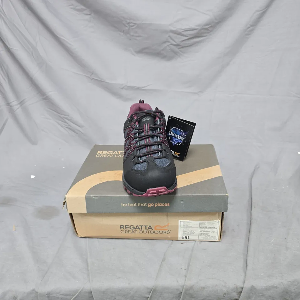 REGATTA GREAT OUTDOORS WOMEN'S HIKING SHOES – BLACK WITH PINK ACCENTS UK 6