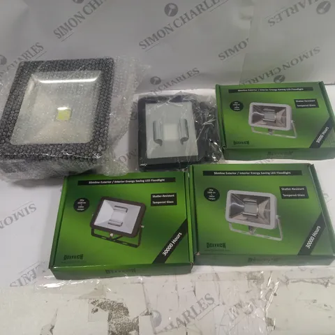 5 ASSORTED DELTECH LIGHTINGS TO JNCLUDE SLIML;INE LED FLOODLIGHT, AND UNBOXED FLOODLIGHT