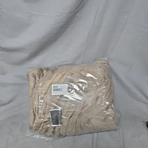 COZEE HOME LUXURY FAUX FUR HEATED THROW