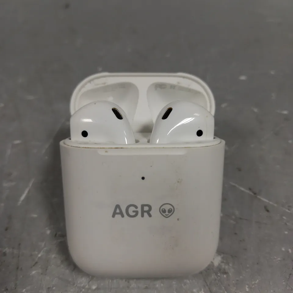 APPLE AIRPODS WITH CHARGING CASE - A1938