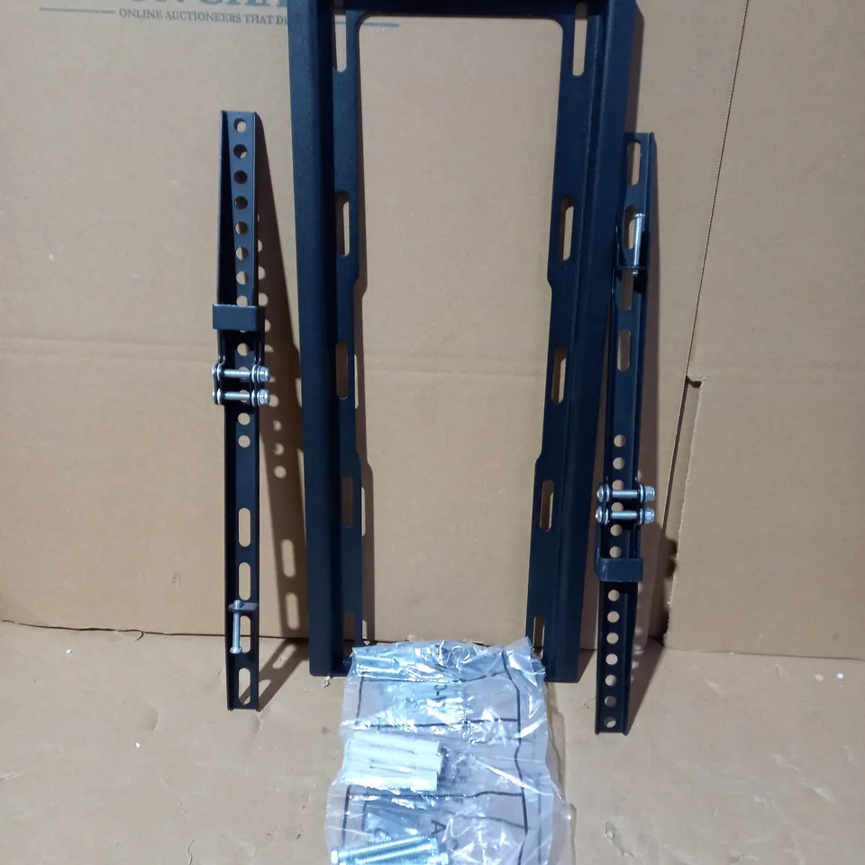ONE FOR ALL SMART LINE UNIVERSAL WALL MOUNT FOR TVS 13-65 INCH