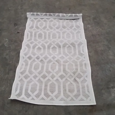 QUALITY DESIGNER AREA RUG - APPROXIMATELY 150X80CM