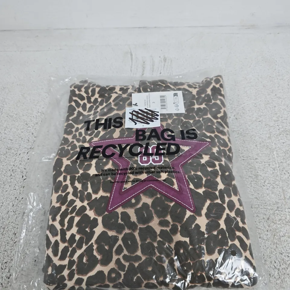 LARGE BOX OF APPROX 20 KIDS SAMMY OVERSIZED HOODIES IN VARIOUS SIZES 