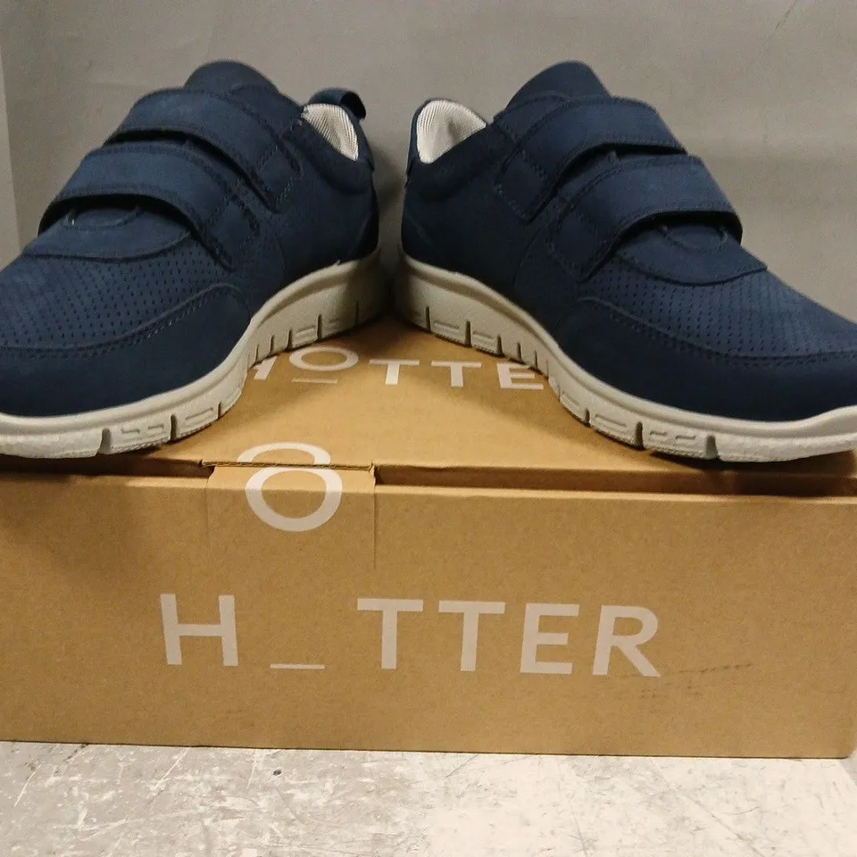 BOXED PAIR OF HOTTER ENERGY WIDE SHOES IN NAVY SIZE UK 4