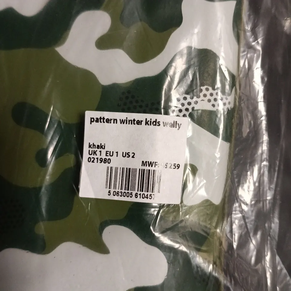 BAGGED PAIR OF MOUNTAIN WAREHOUSE PATTERN WINTER KIDS WELLYS - UK SIZE 1