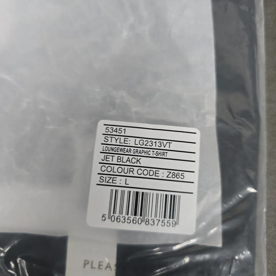 BAGGED LYLE & SCOTT LOUNGEWEAR GRAPHIC T-SHIRT – JET BLACK – SIZE L