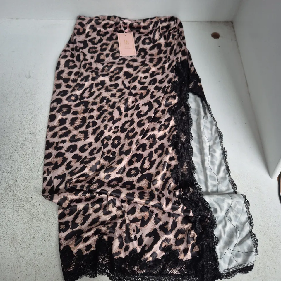 PINK BOUTIQUE LEOPARD PRINT SATIN SKIRT WITH LACE TRIM – SIZE 12