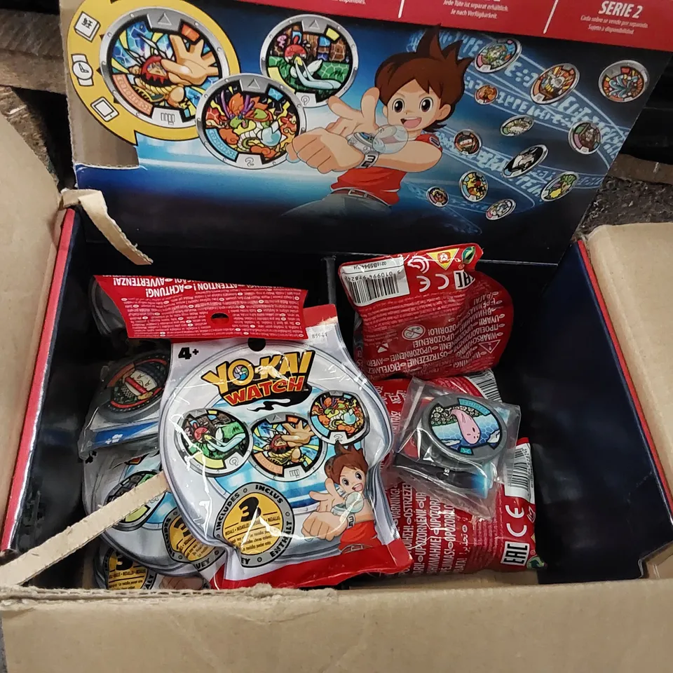 PALLET OF ASSORTED ITEMS INCLUDING: PHOTOGRAPHY LIGHTING UMBRELLA, BONSAII PAPER SHREDDER, KID'S TOY WATCHES, KINESIOLOGY SPORTS TAPE, UNIVERSAL MOTORCYCLE SEAT ECT.