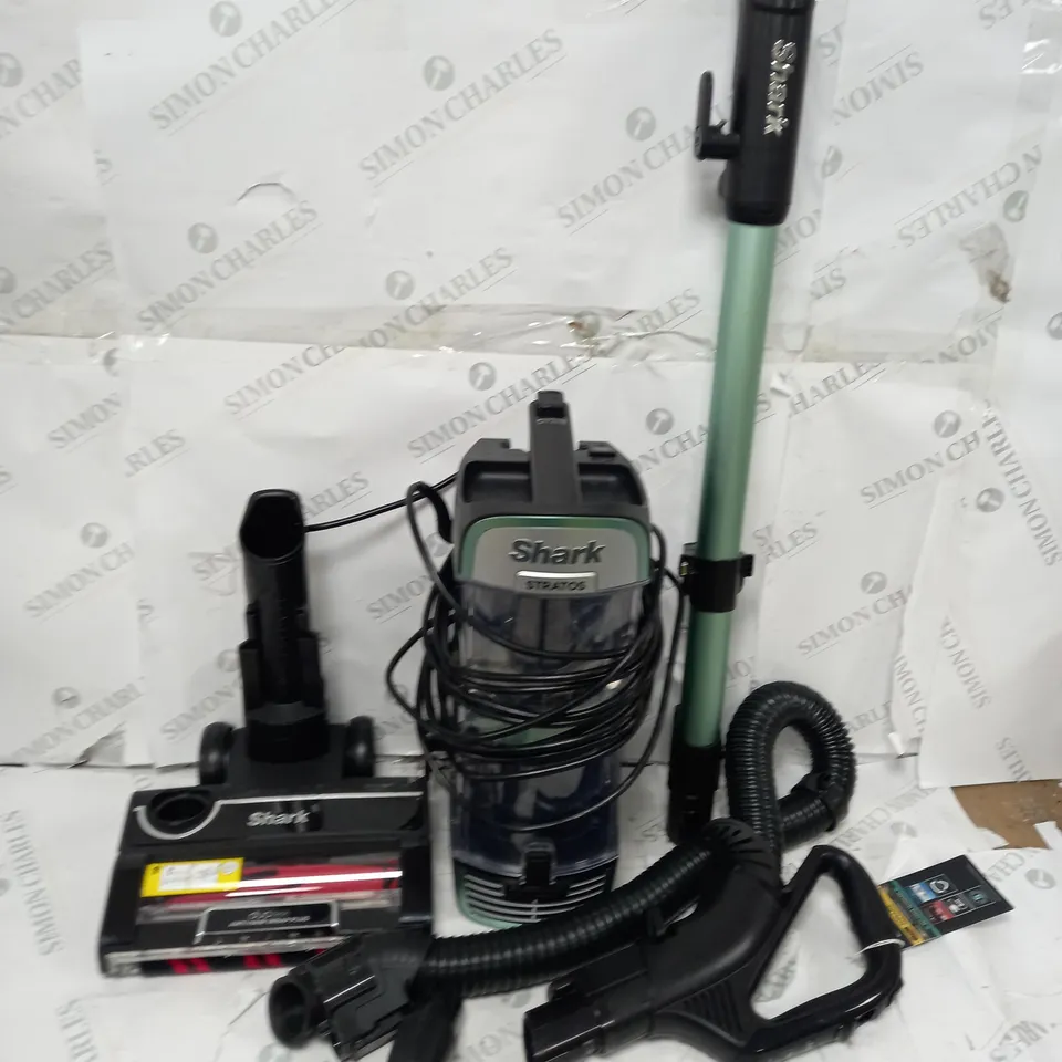 SHARK STRATOS UPRIGHT VACUUM CLEANER WITH PET-TOOL & CAR KIT NZ860UK - COLLECTION ONLY