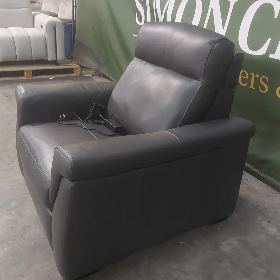 QUALITY DESIGNER ITALIAN MADE LEATHER UPHOLSTERED ADRIANO ELECTRIC RECLINER