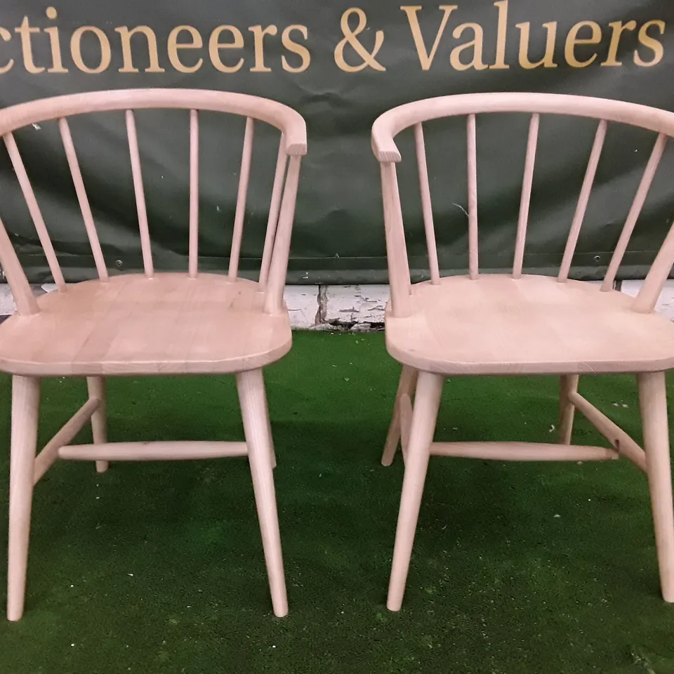 SET OF 2 OAK DINING CHAIRS