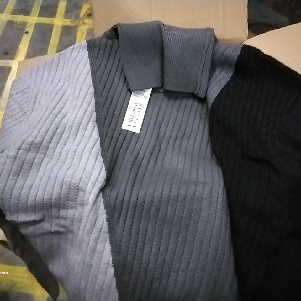4 BOXES OF 8 ASSORTED GREY/BLACK BADGLEY MISCHKA JUMPERS VARIOUS SIZES 