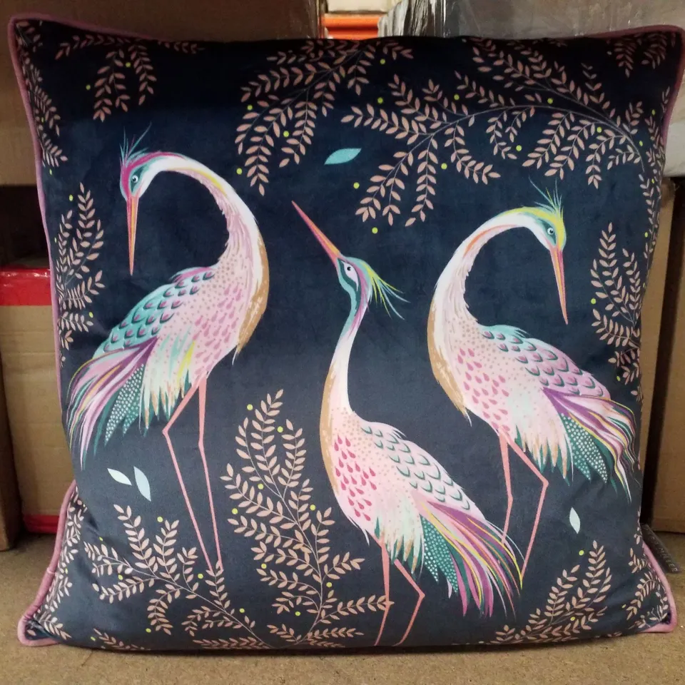 DANCING CRANES MIDNIGHT 50×50CM FEATHER CUSHION
