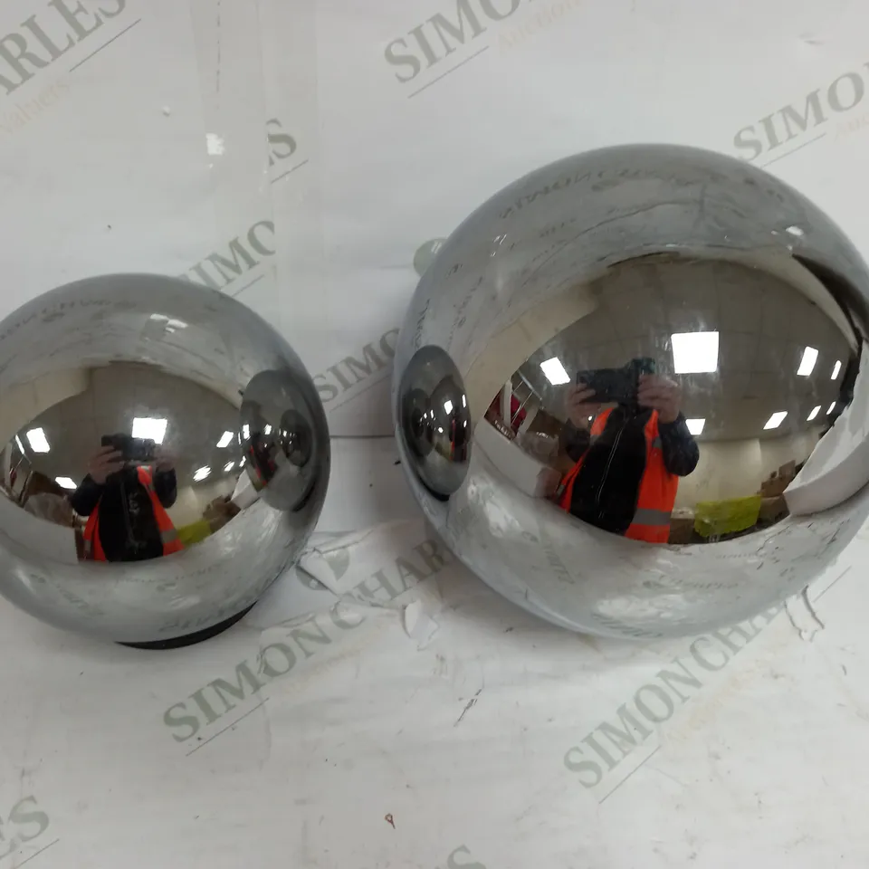 BOXED OUTLET K BY KELLY SET OF 2 INDOOR OUTDOOR PRELIT GLASS SPHERES