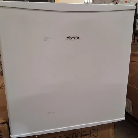 ABODE TABLE TOP MINI FRIDGE WHITE FREESTANDING 43 LITRE CAPACITY WITH REVERSIBLE DOOR & ICE BOX, ADJUSTABLE FEET & 1 WIRE SHELF ATTF0E1W (WHITE)