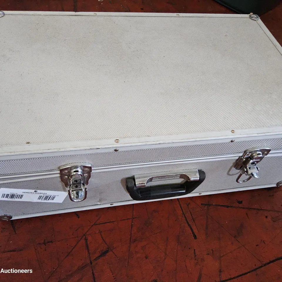 FOUR 240V FLOODLIGHTS IN FLIGHT CASE