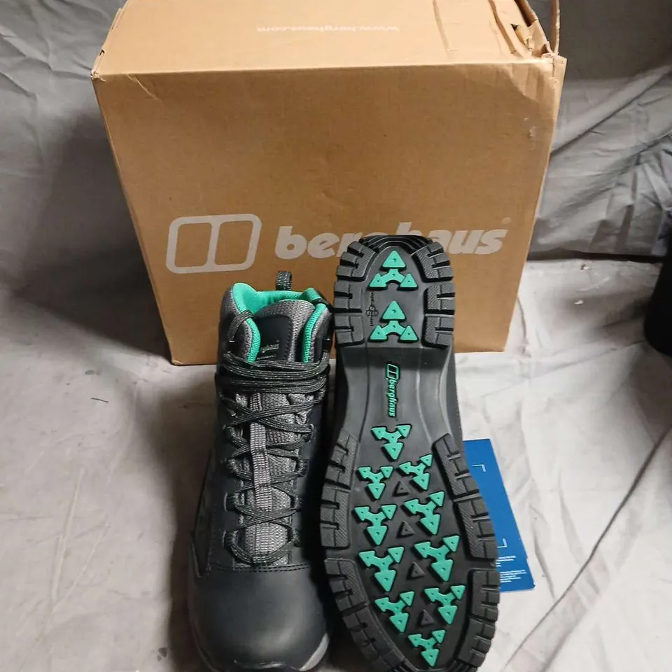 BERGHAUS HIKING BOOTS – BLACK/GREY WITH TEAL LINING (BOXED) – SIZE UK 7
