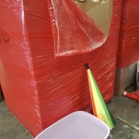 PALLET OF ASSORTED HOUSEHOLD GOODS AND PRODUCTS TO INCLUDE;CAT LITTER TRAY,UMBRELLA,TENNIS RACKET