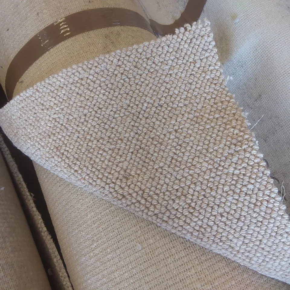 ROLL OF QUALITY LAKELAND HERD LOOP RYDAL CARPET - APPROXIMATELY 5 x 5.3m