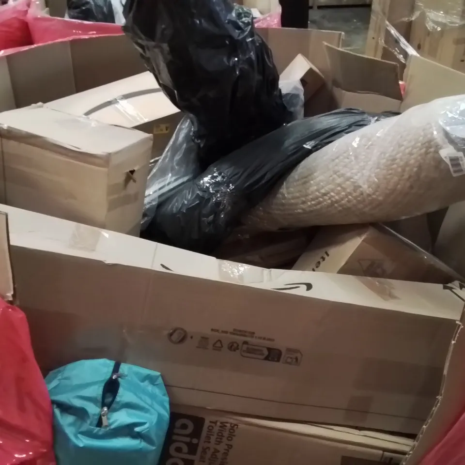 PALLET CONTAINING VARIOUS ASSORTED BOXED HOUSEHOLD ITEMS TO INCLUDE: TOILET SEAT AID, AREA RUG, PLAYMAT, CAMPING CHAIR AND LOTS MORE UNMARKED BOXED ITEMS 
