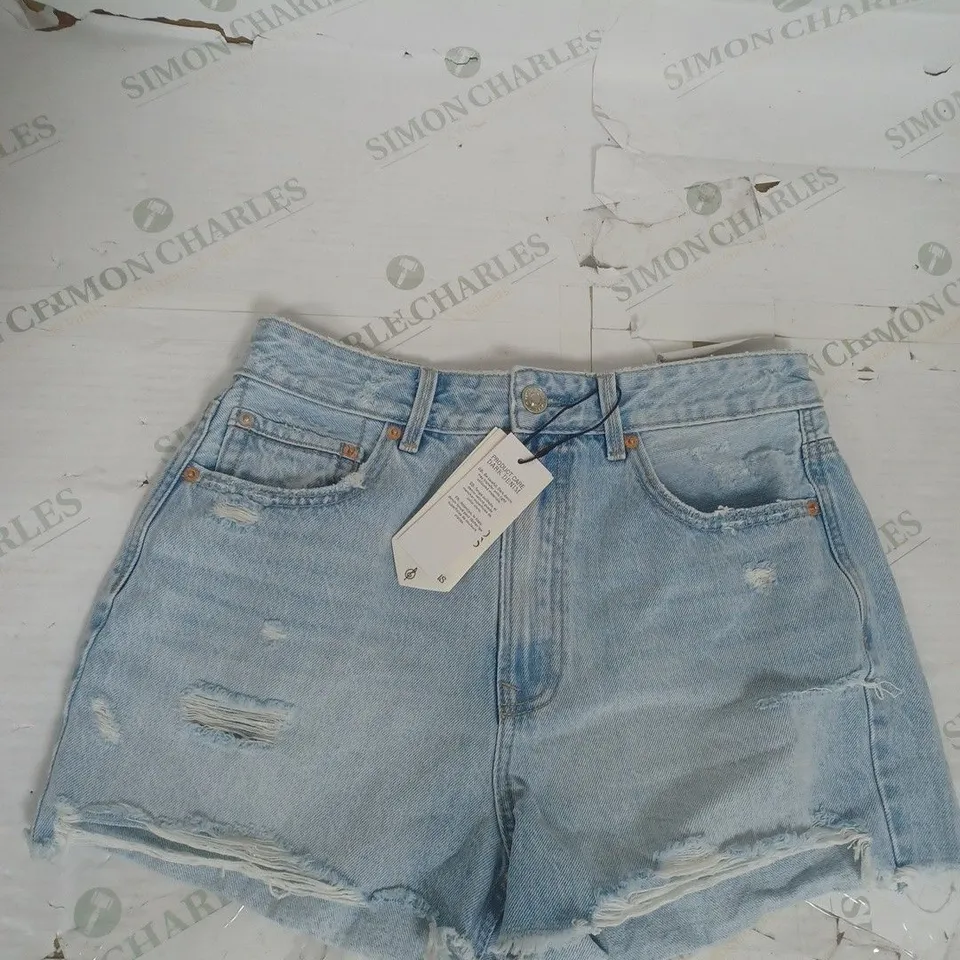 STRADIVARIUS DESTROYED SHORTS IN LIGHT BLUE DENIM SIZE 12