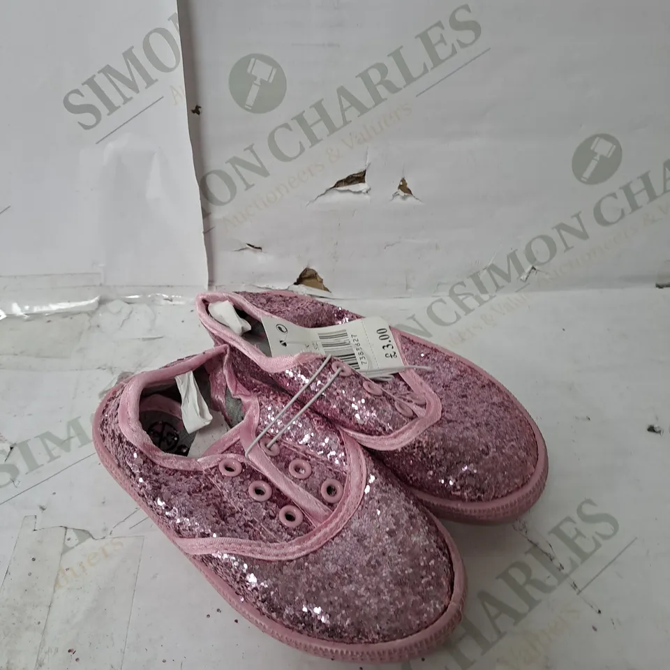APPROXIMATELY 20 PAIRS  OF BAGGED PINK CHILDRENS GLITTER BOOTS IN VARIOUS SIZES 