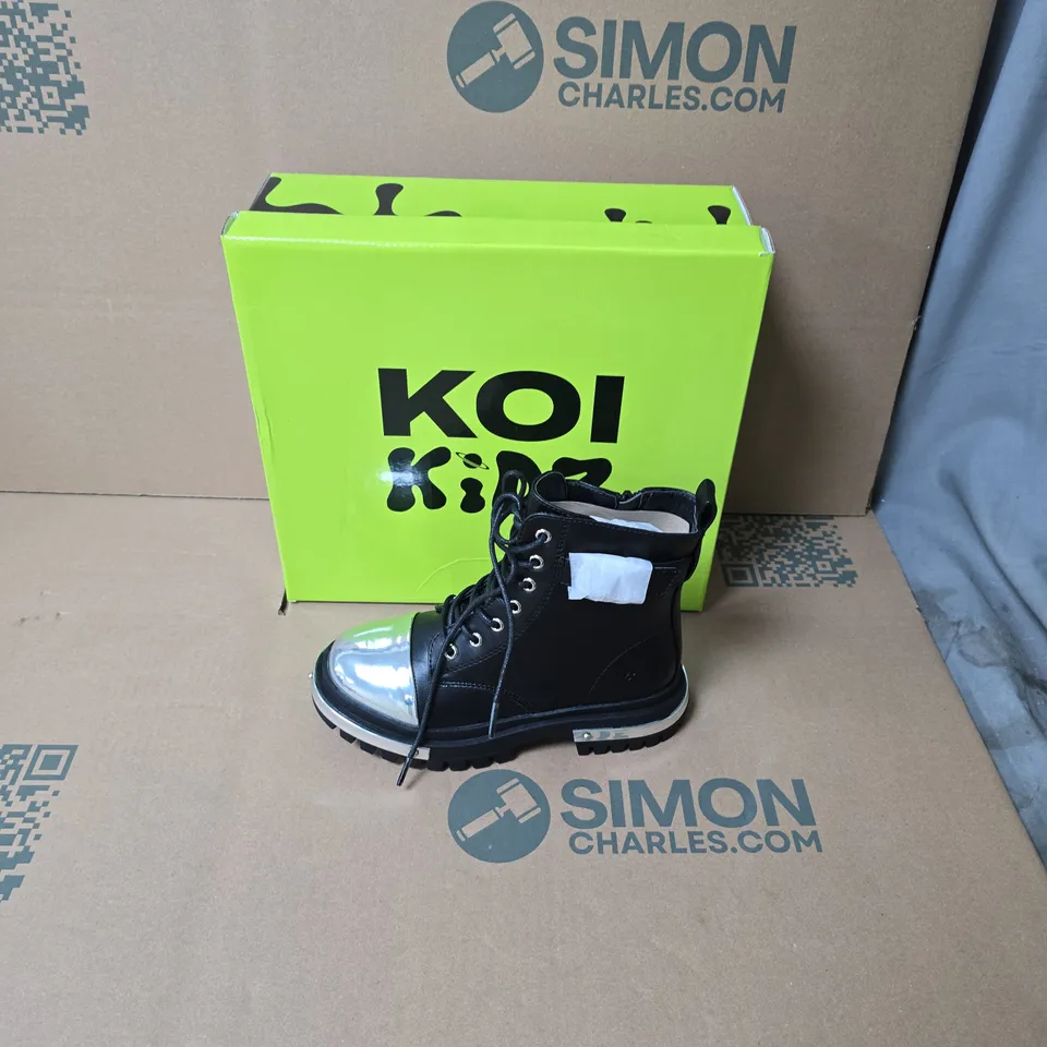 BOXED KOI KIDZ LIL' BORIN HARDWARE BOOTS UK SIZE 1
