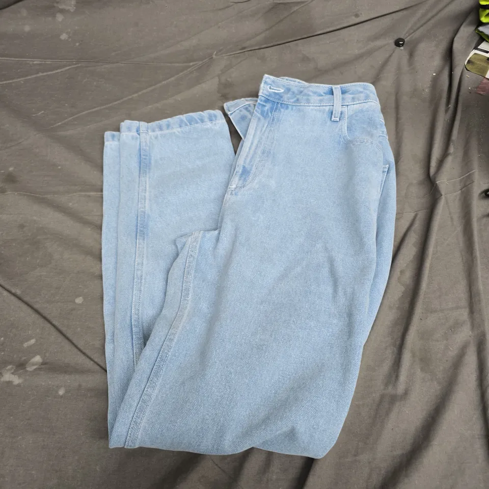 DANA MOM JEANS – ORGANIC DENIM LIGHT WASH BLUE, WOMEN'S JEANS 30R (UK 14)