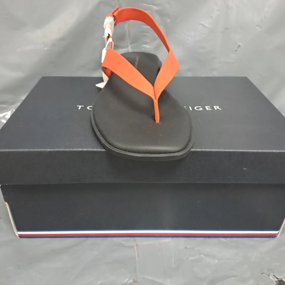 BOXED PAIR OF TOMMY HILFIGER TOE-POST SANDALS IN CORAL/BLACK SIZE EU 38