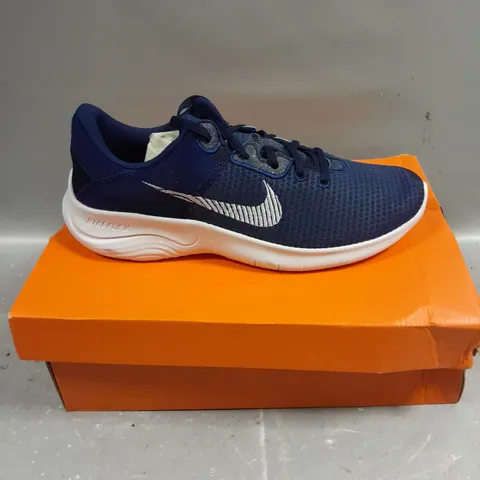 BOXED PAIR OF NIKE FLEX EXPERIENCE TRAINERS IN NAVY - 9