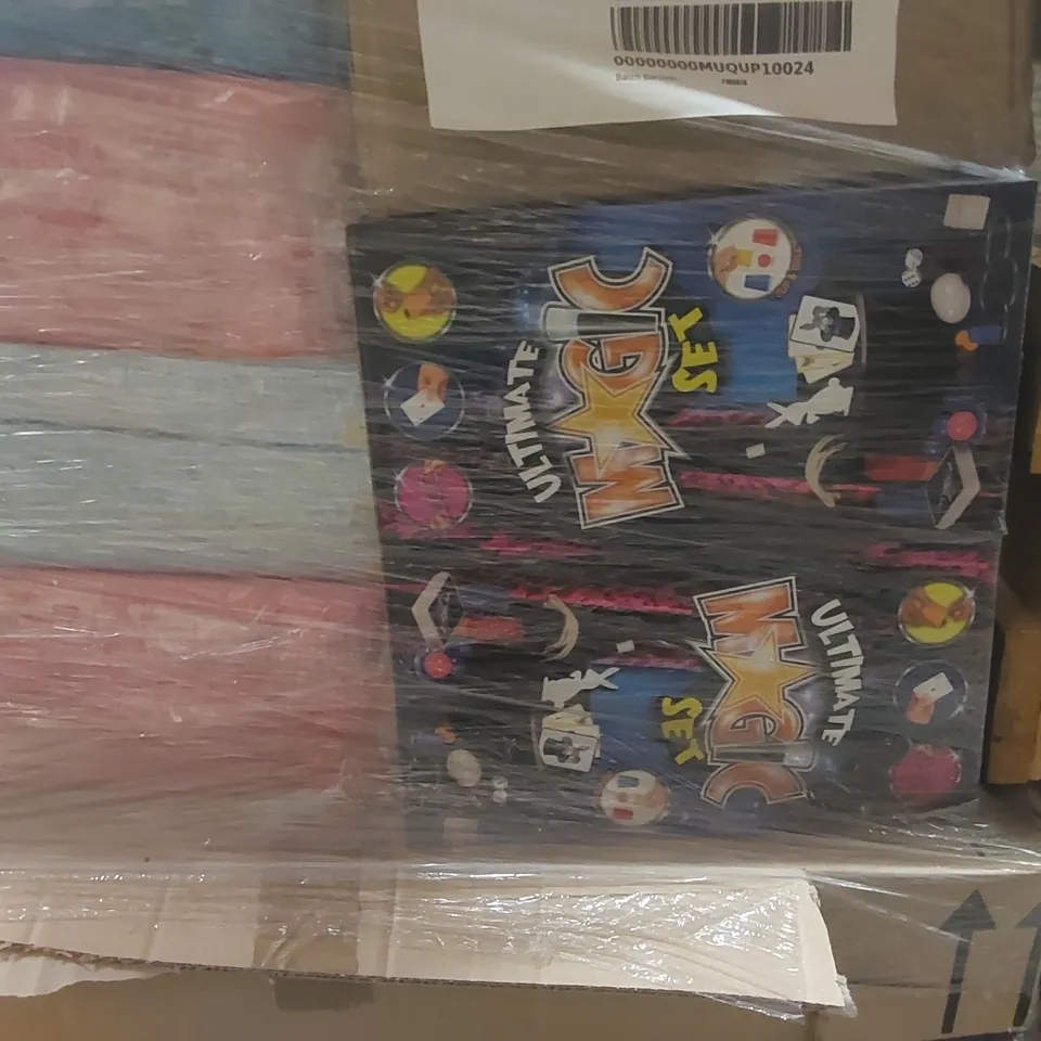 PALLET TO CONTAINING A VERY LARGE QUANTITY OF ASSORTED ITEMS INCLUDING: SHED/FENCE BRUSHES, PASTA STORAGE JARS, ULTIMATE MAGIC SETS, GIANT NOUGHTS & CROSSES GAMES ECT